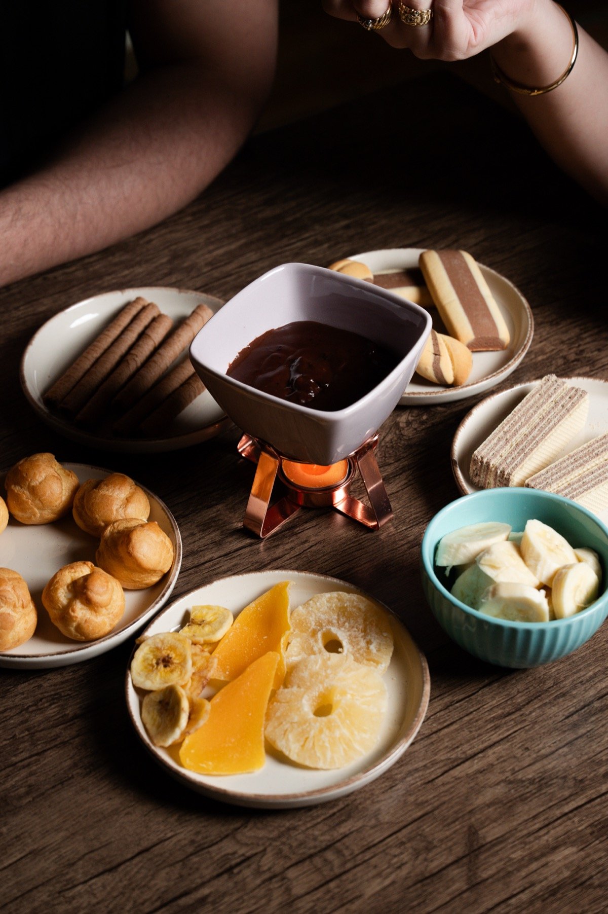 Εμπειρία fondue σοκολάτας και premium γλυκά στο Plaisir Kitchen & Bar Διακοπτό